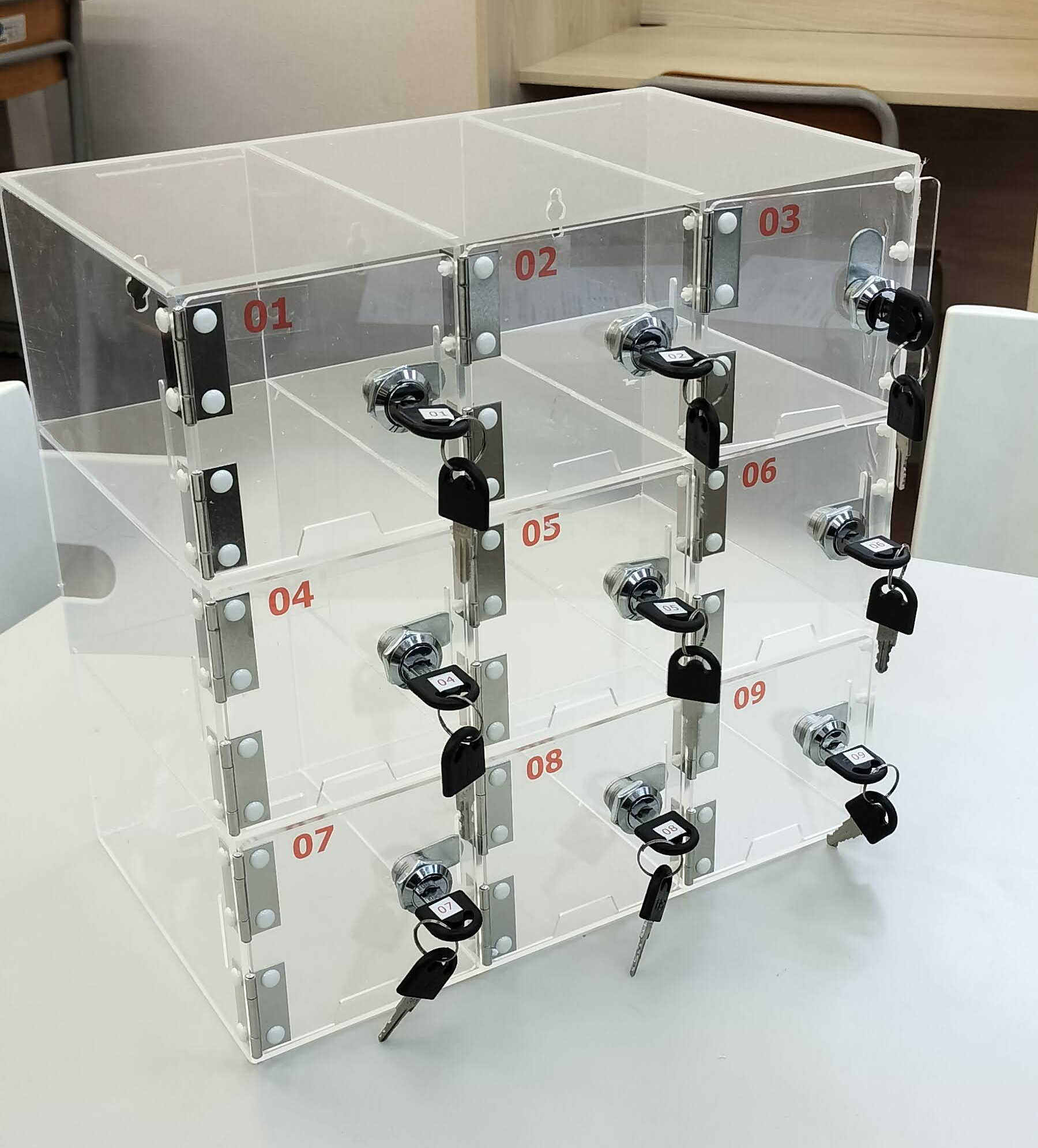 充電機能付きスマホ保管ロッカー